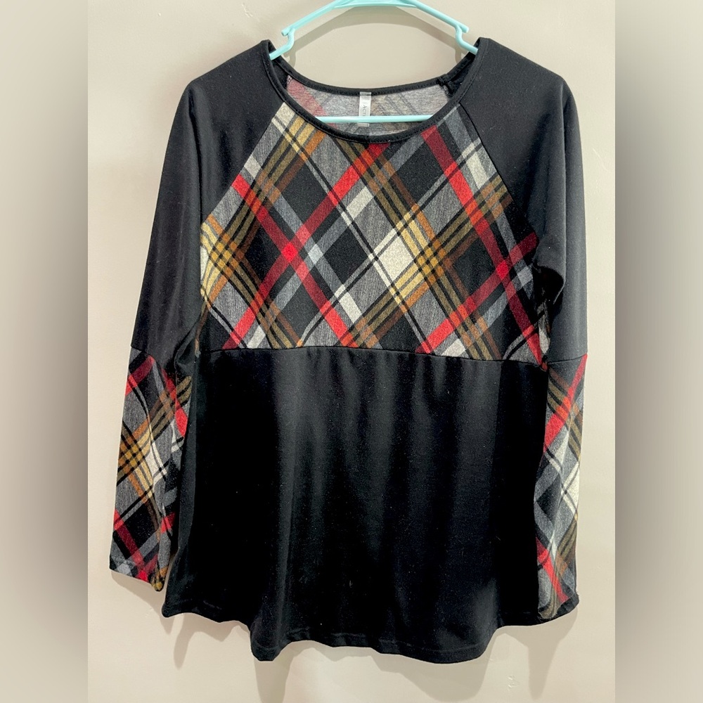 Acting pro red black grey long sleeve top size medium